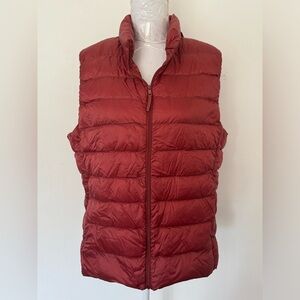 Uniqlo Light Weight Puffer Vest size XL